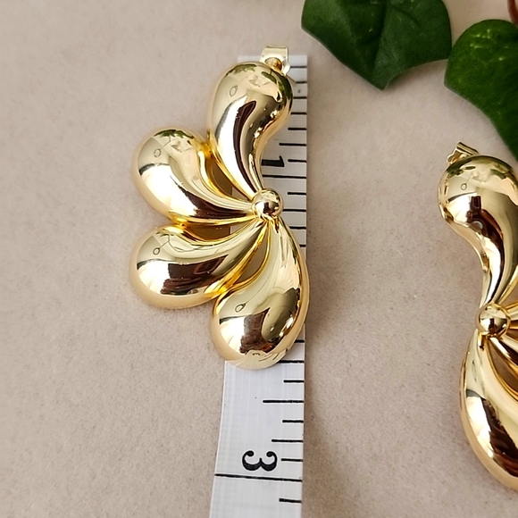 Gold Swirl Flower Post Earrings - Picture 10 of 11